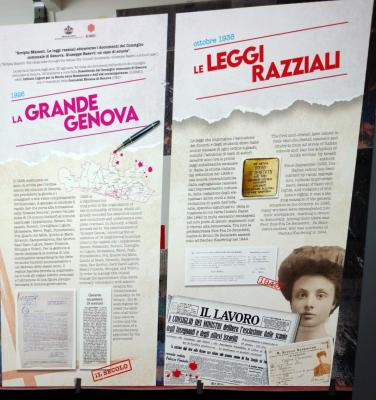 Totem realizzati su forex piuma da 19 mm con base mezza luna per il Comune di Genova — Grandi formati